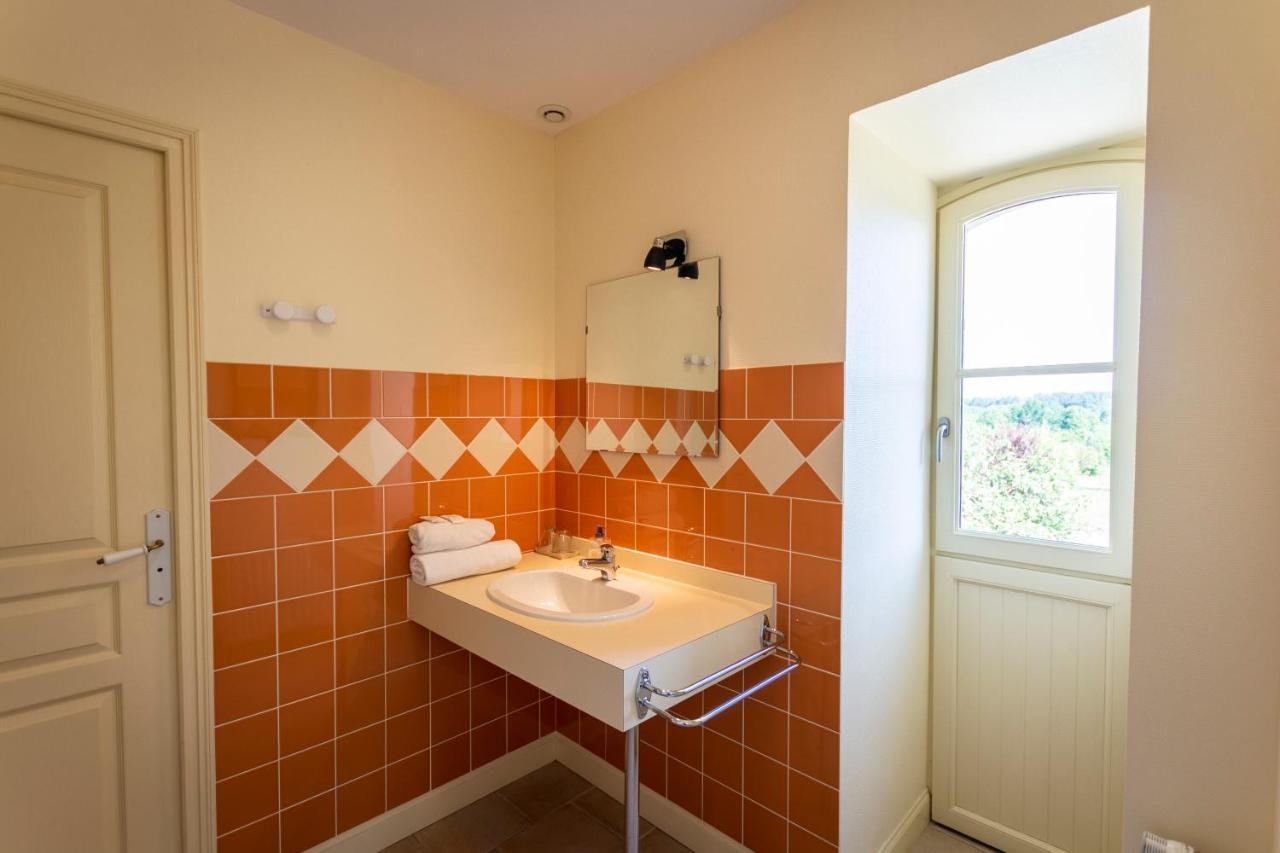 La Haye Gîtes et Chambre d'Hôtes Avrillé Exterior foto