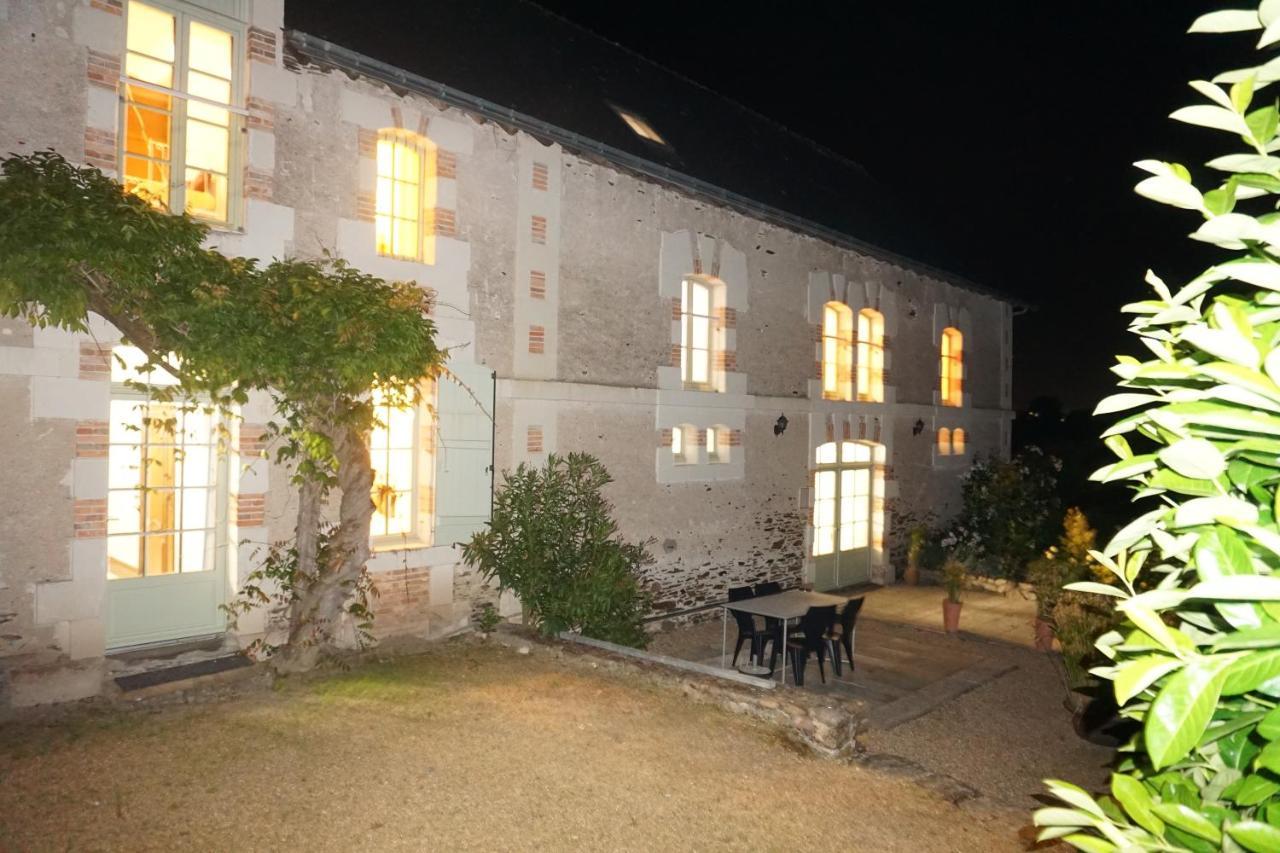 La Haye Gîtes et Chambre d'Hôtes Avrillé Exterior foto